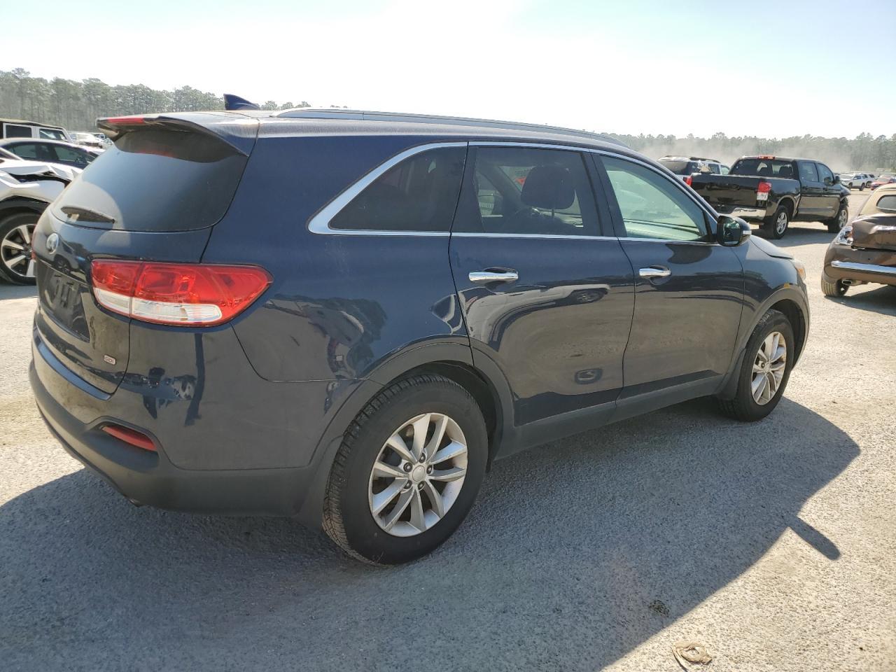 2016 KIA SORENTO LX - Image 3