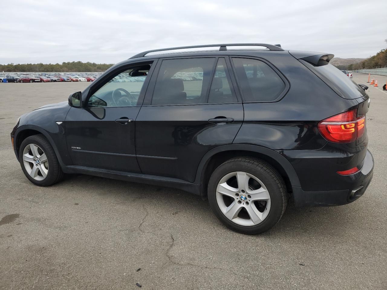 2011 BMW X5 XDRIVE5 - Image 2