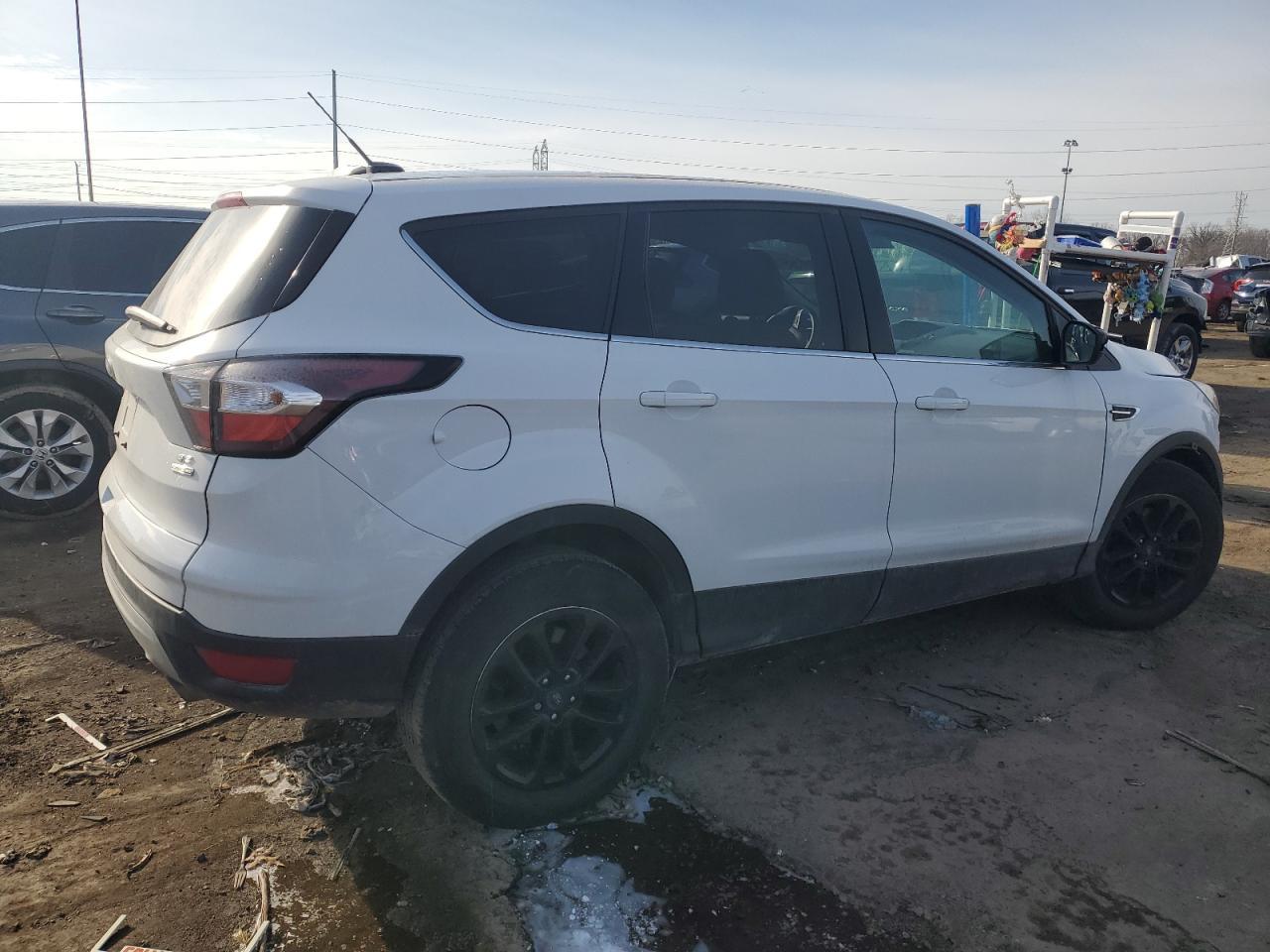 2017 FORD ESCAPE SE - Фото 3