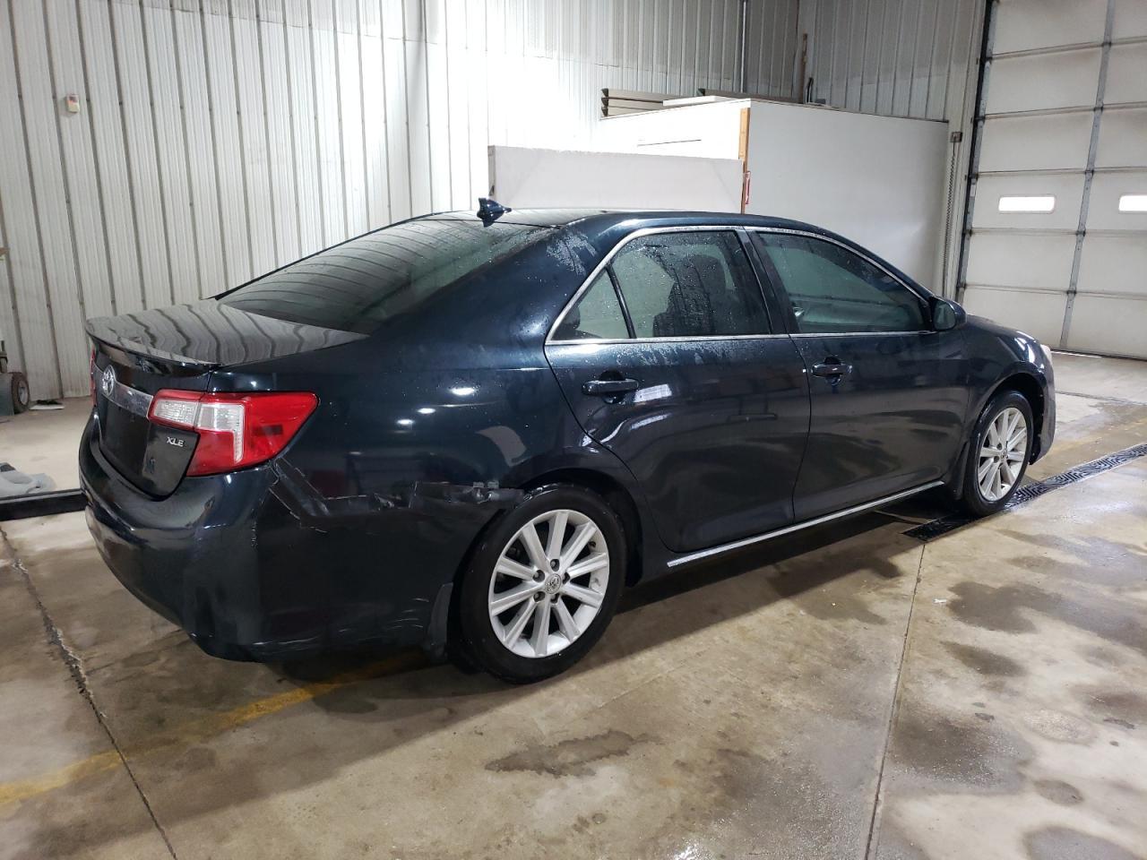 2012 TOYOTA CAMRY SE - Фото 3