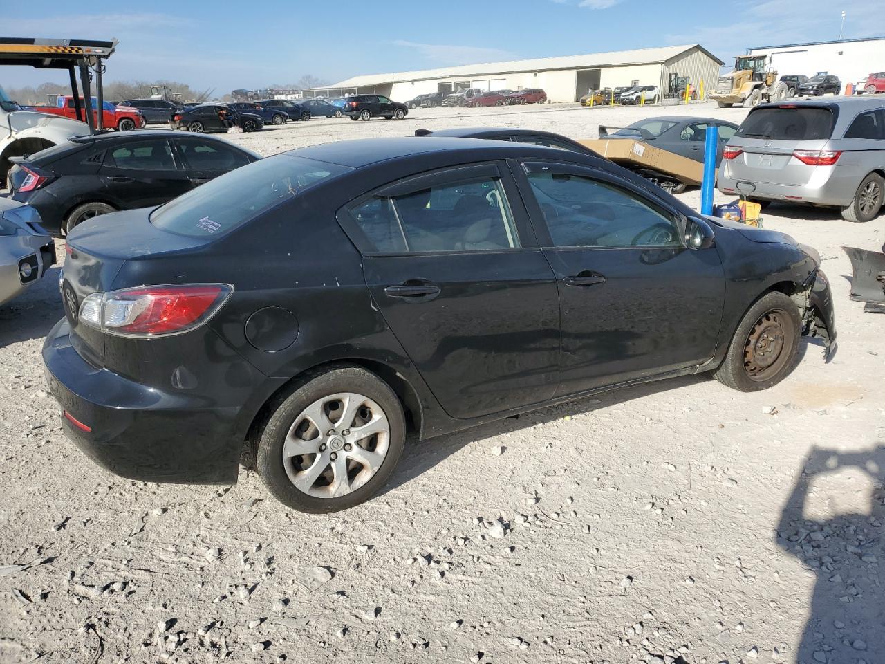 2013 MAZDA 3 I - Фото 3