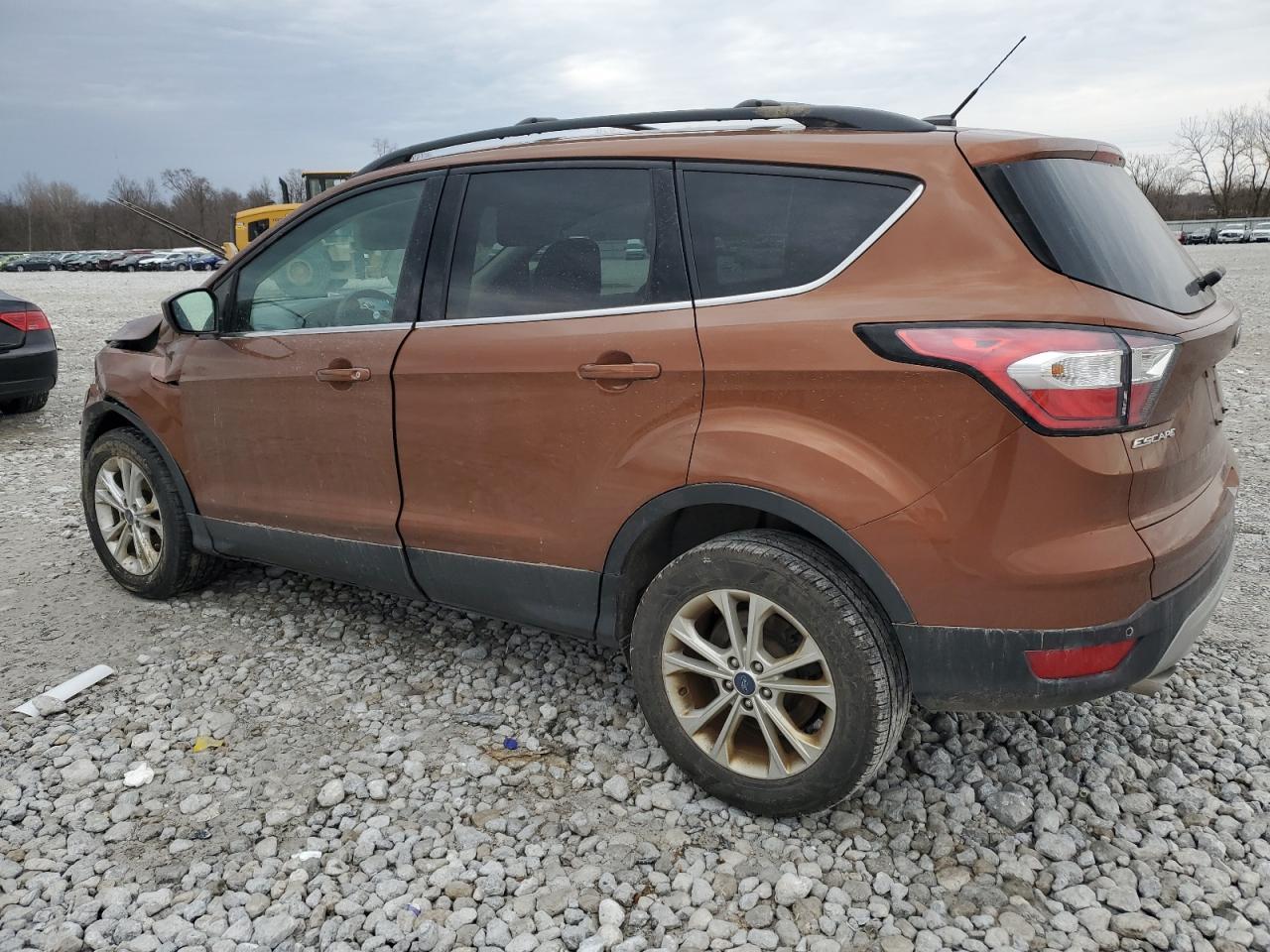 2017 FORD ESCAPE SE - Фото 2