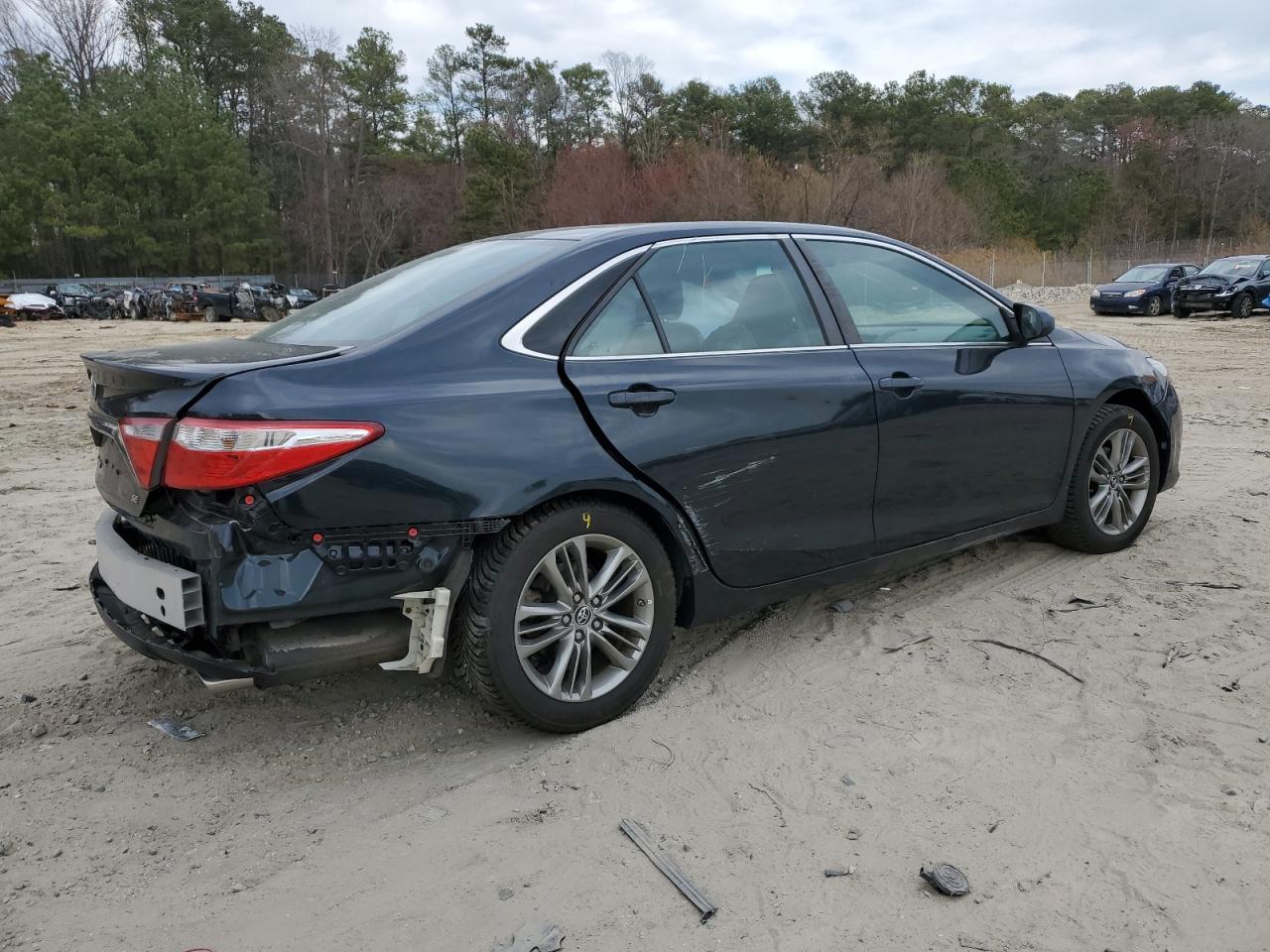 2016 TOYOTA CAMRY LE - Фото 3