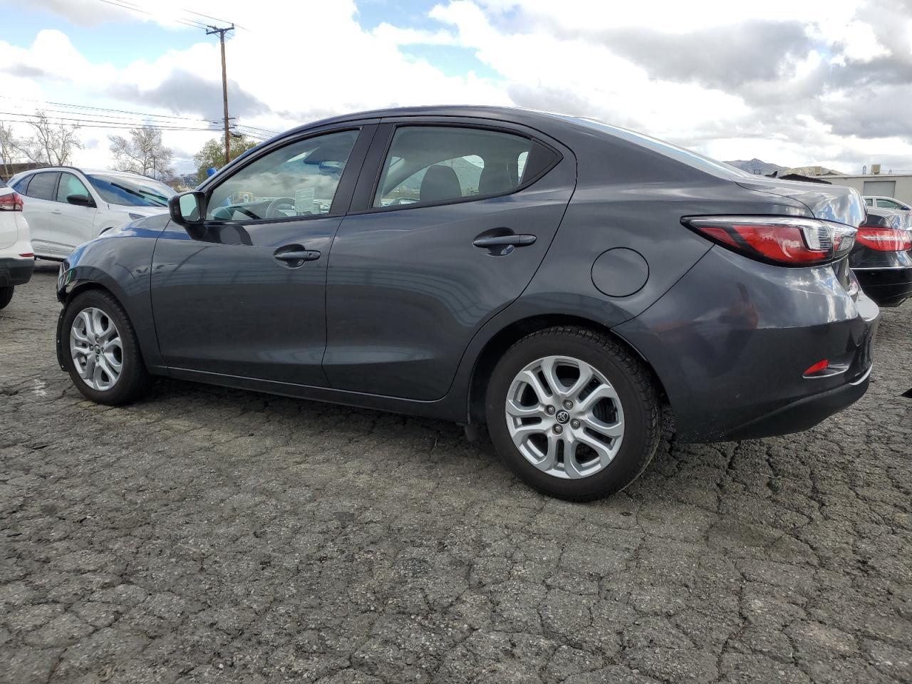 2017 TOYOTA YARIS IA - Фото 2