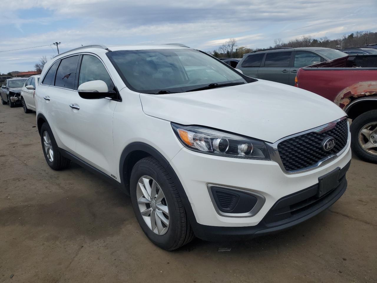 2016 KIA SORENTO LX - Image 4