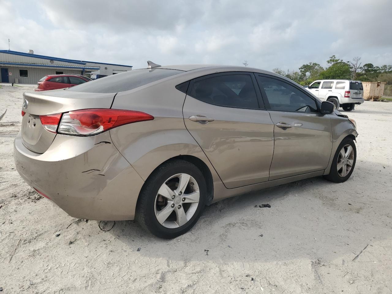 2013 HYUNDAI ELANTRA GL - Image 3