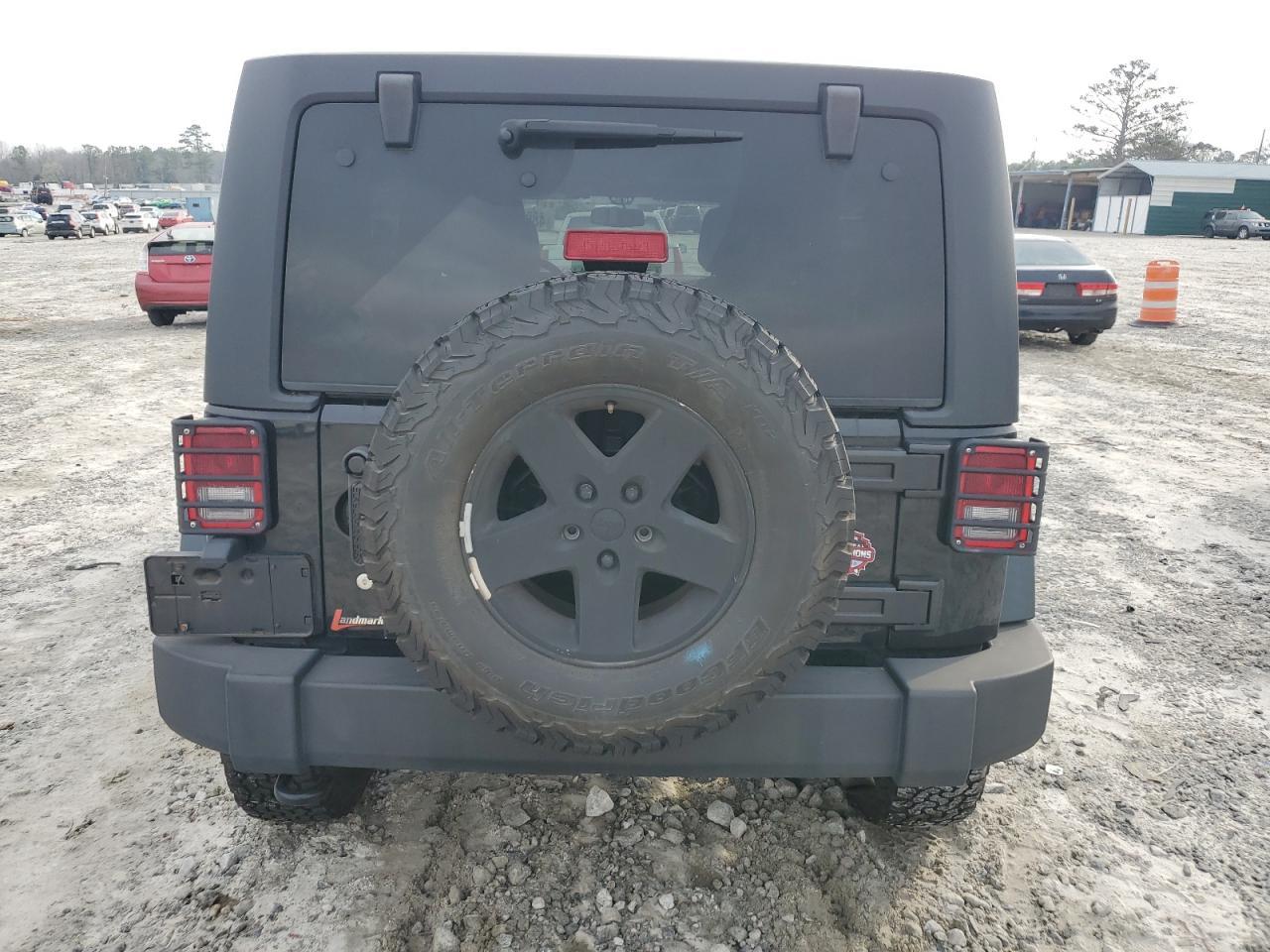 2014 JEEP WRANGLER U - Image 6