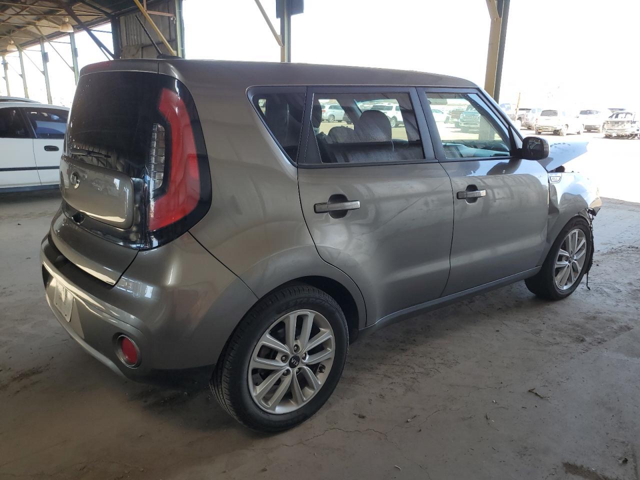 2019 KIA SOUL + - Image 3