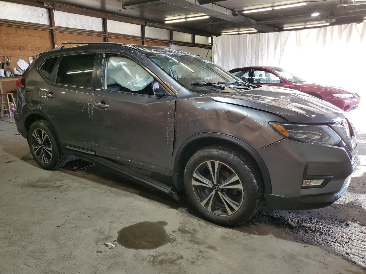 2017 NISSAN ROGUE SV - Фото 4