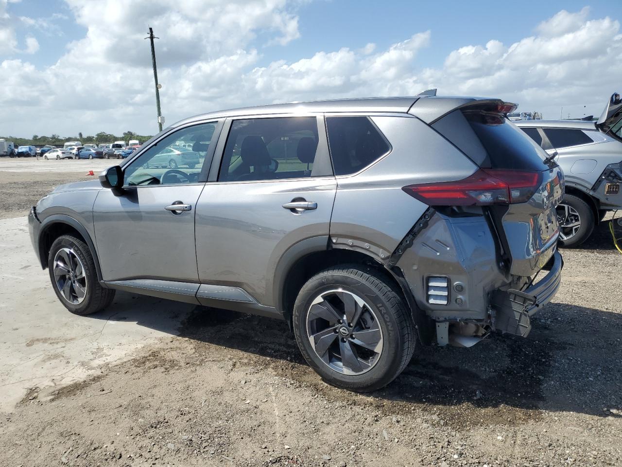 2024 NISSAN ROGUE SV - Image 2