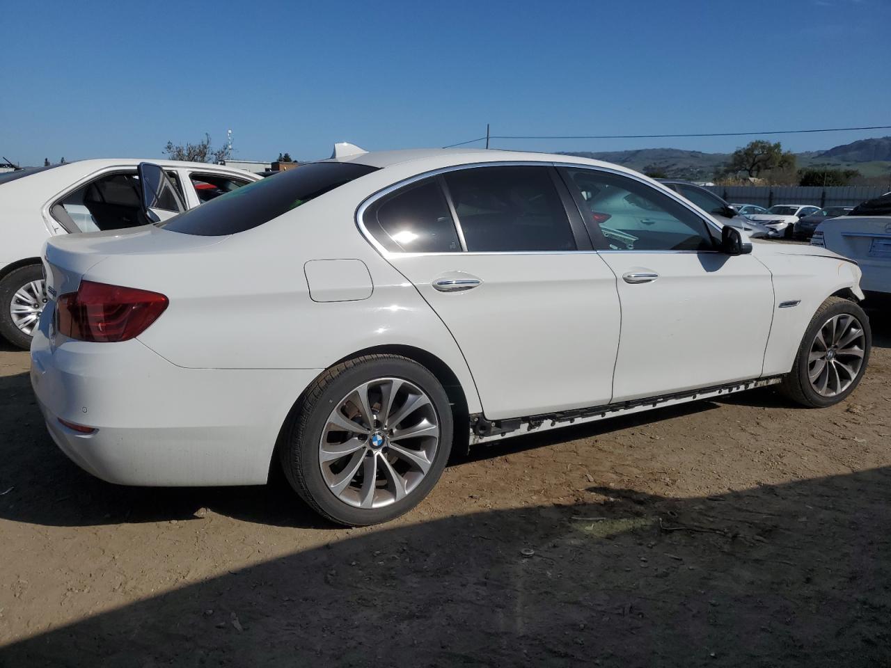 2016 BMW 528 I - Image 3