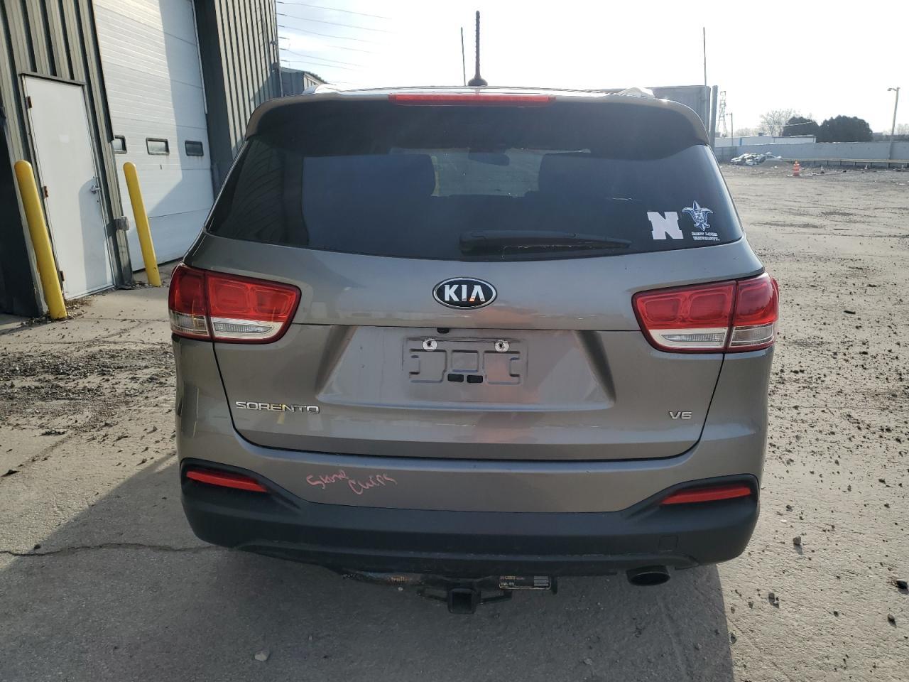 2017 KIA SORENTO LX - Image 6