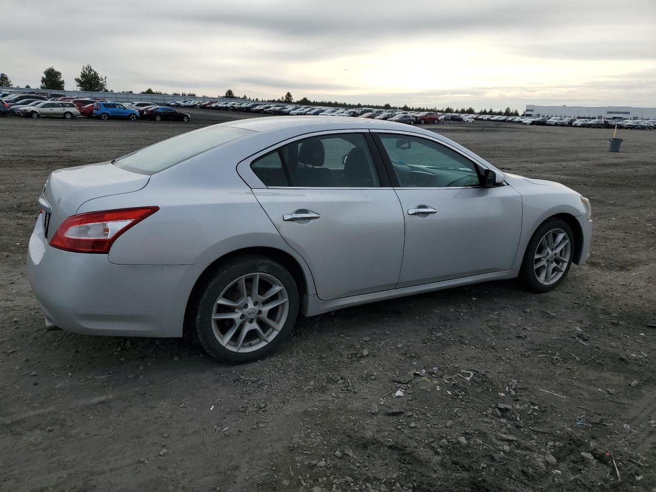 2011 NISSAN MAXIMA S - Image 3