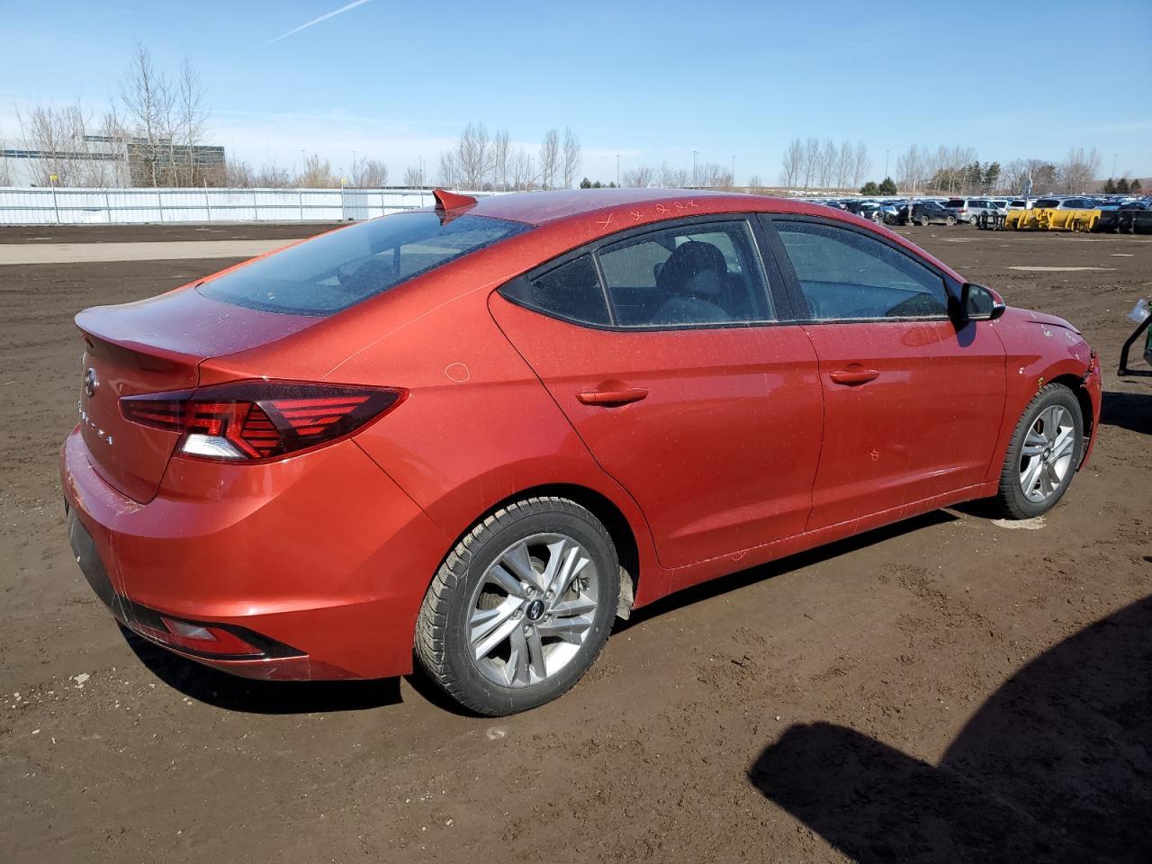2019 HYUNDAI ELANTRA SE - Фото 3