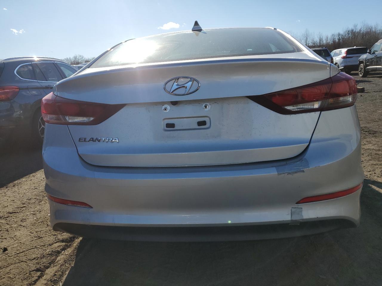 2017 HYUNDAI ELANTRA SE - Фото 6