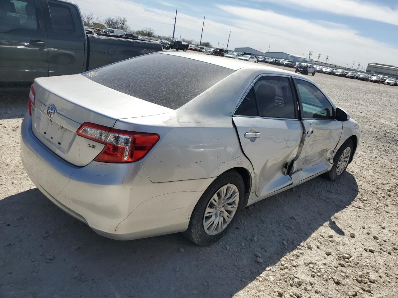 2013 TOYOTA CAMRY L - Image 3