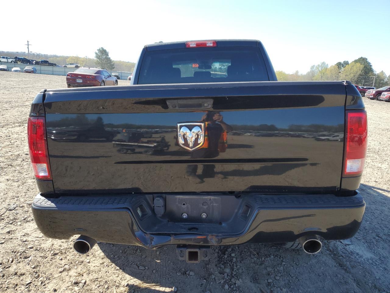 2018 RAM 1500 ST - Image 6
