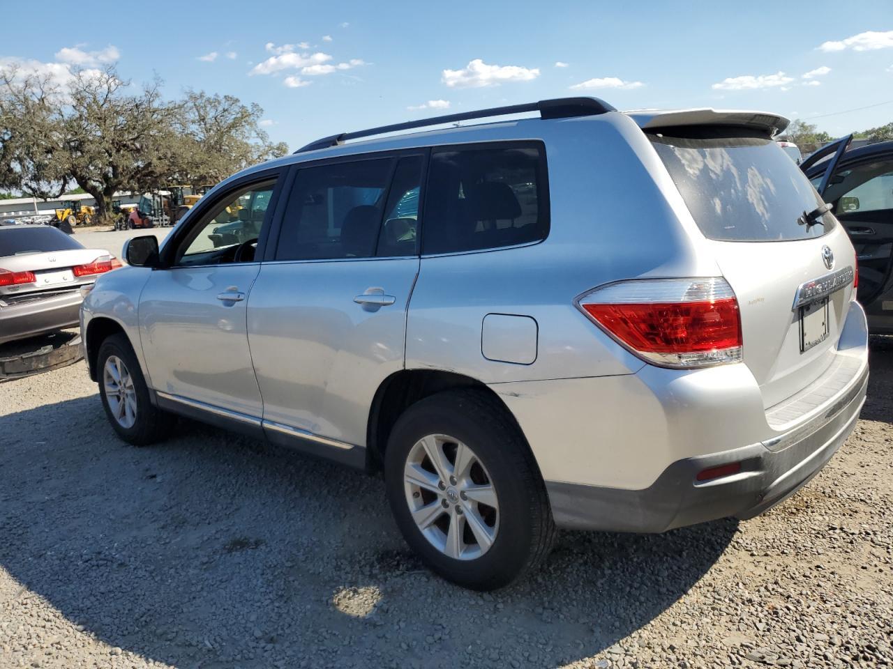 2011 TOYOTA HIGHLANDER - Фото 2