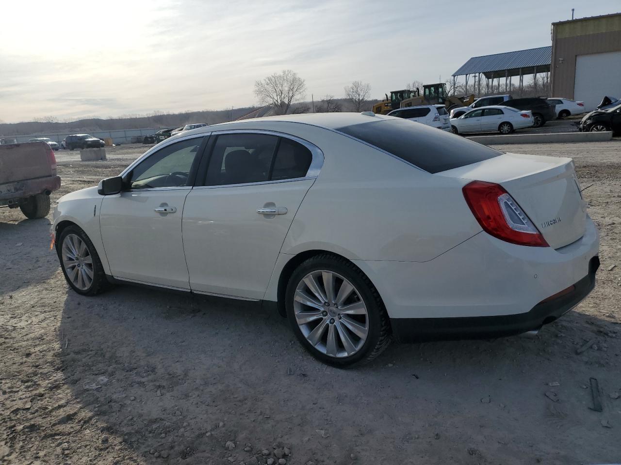 2013 LINCOLN MKS - Image 2