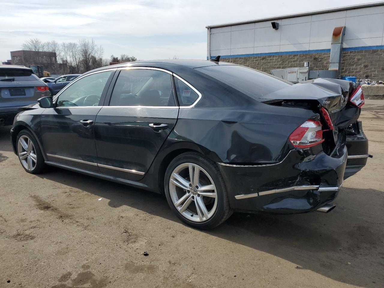 2015 VOLKSWAGEN PASSAT SE - Фото 2