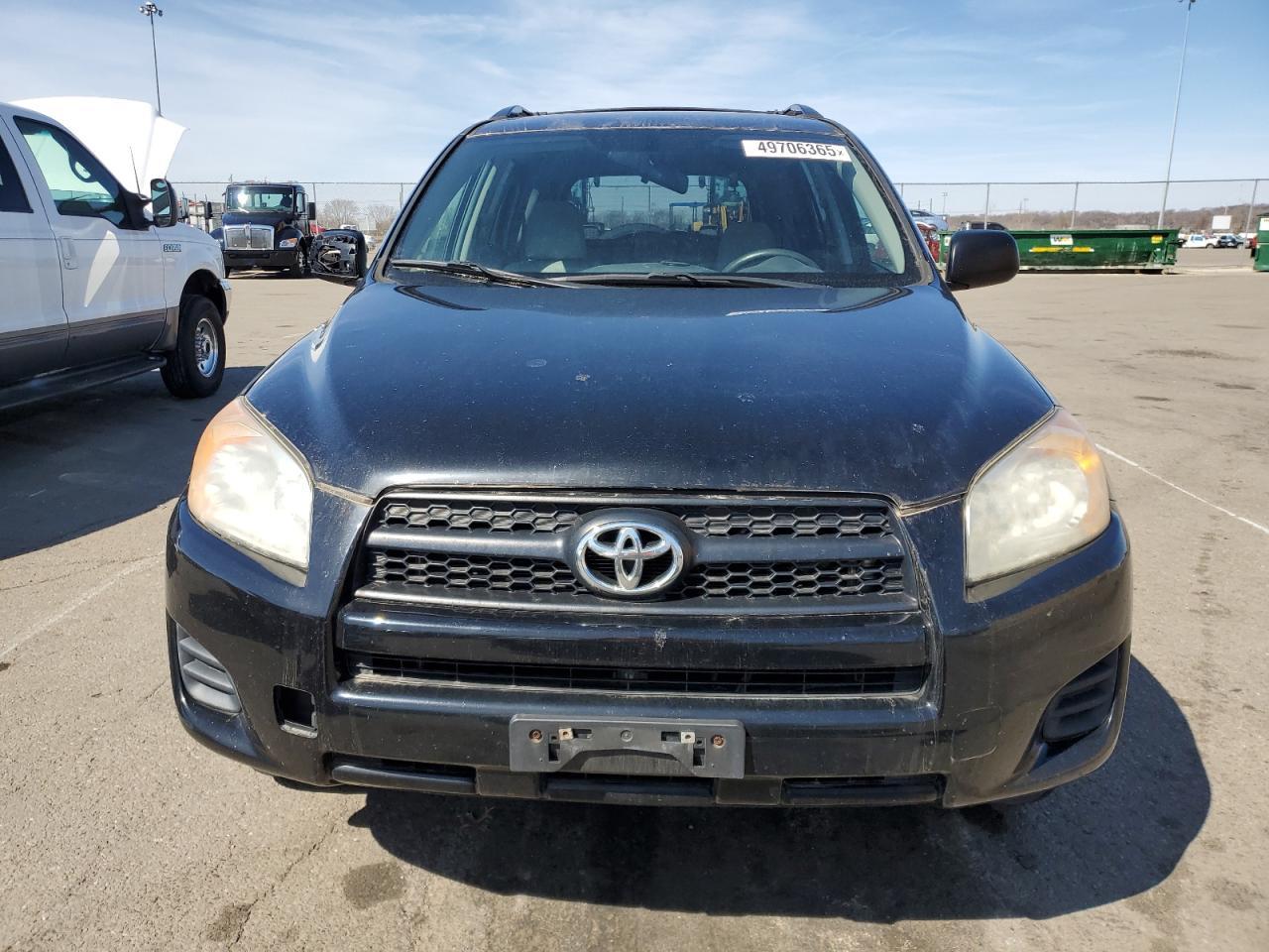 2011 TOYOTA RAV4 - Image 5