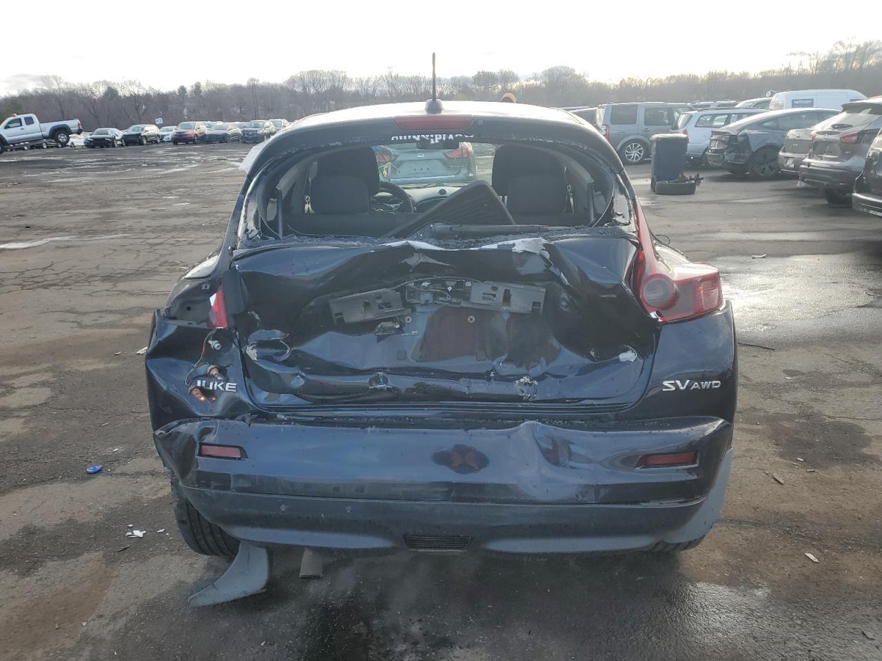 2011 NISSAN JUKE S - Фото 6