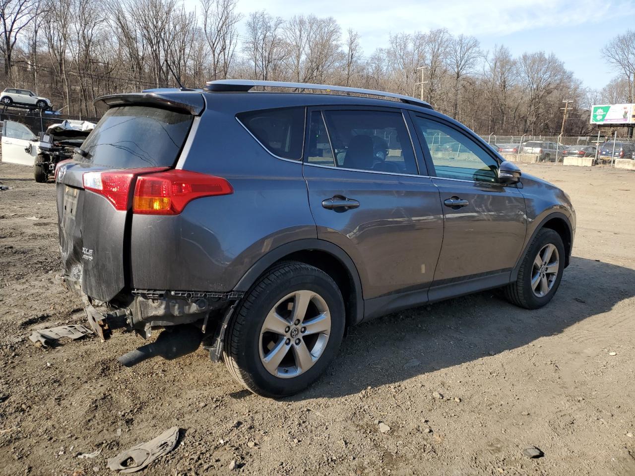 2015 TOYOTA RAV4 XLE - Image 3