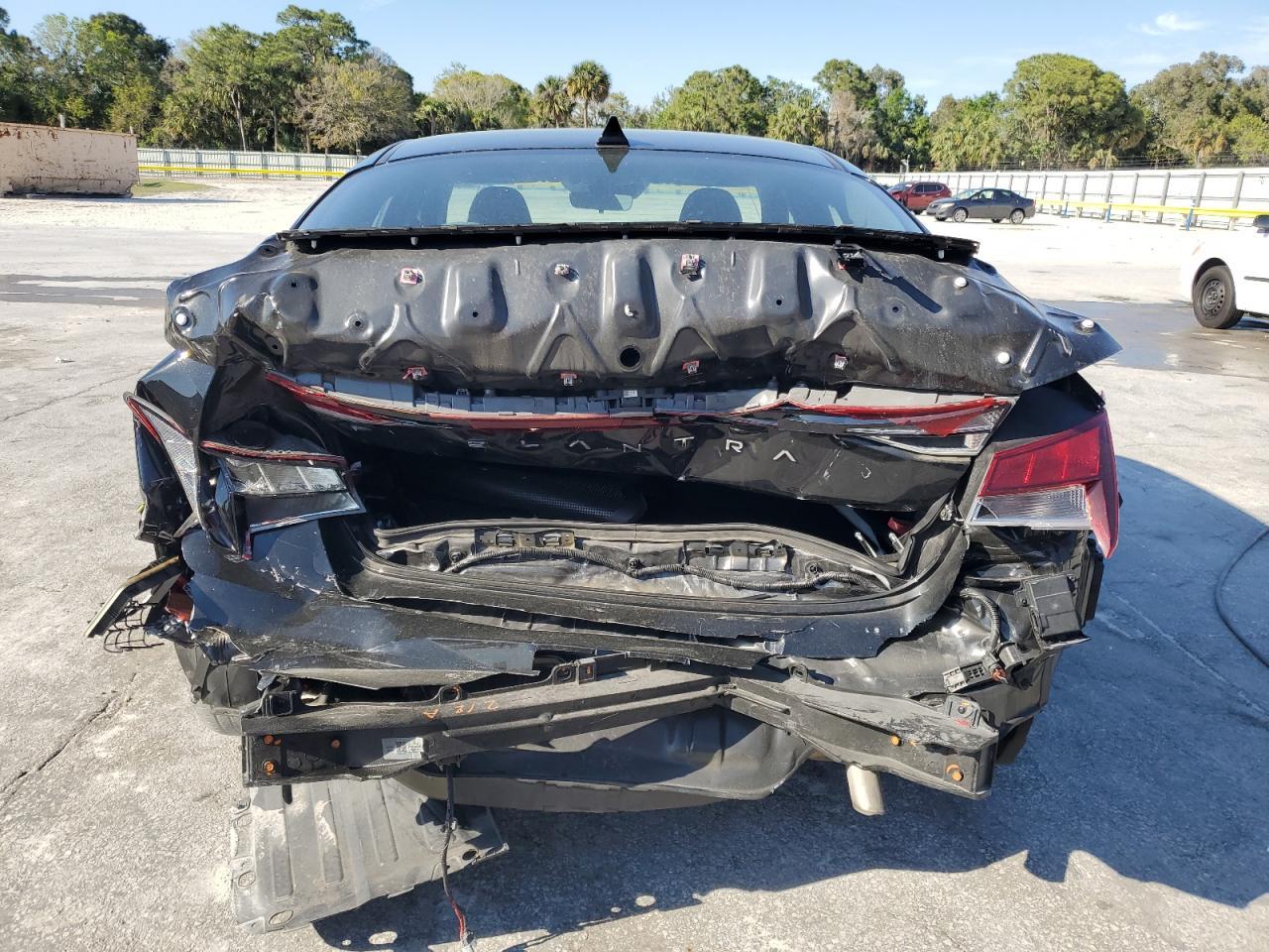 2023 HYUNDAI ELANTRA SE - Image 6