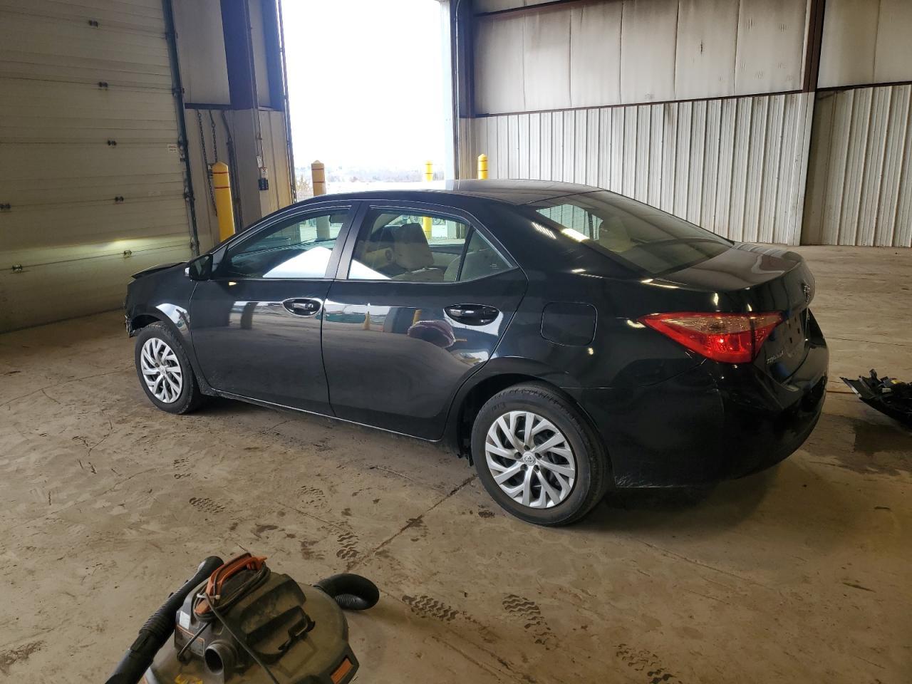 2018 TOYOTA COROLLA L - Фото 2