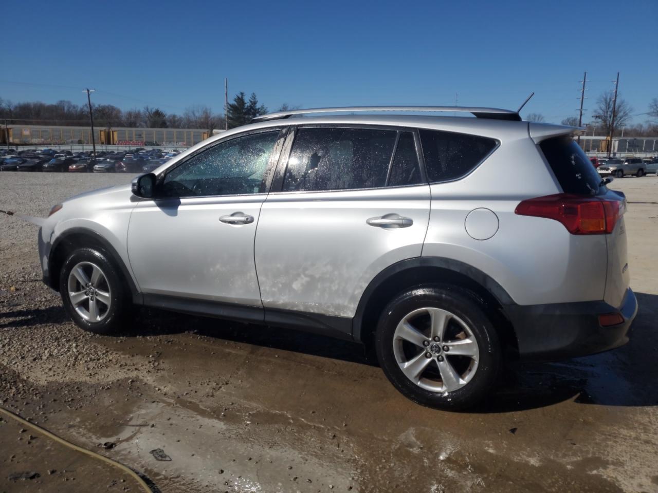 2015 TOYOTA RAV4 XLE - Image 2