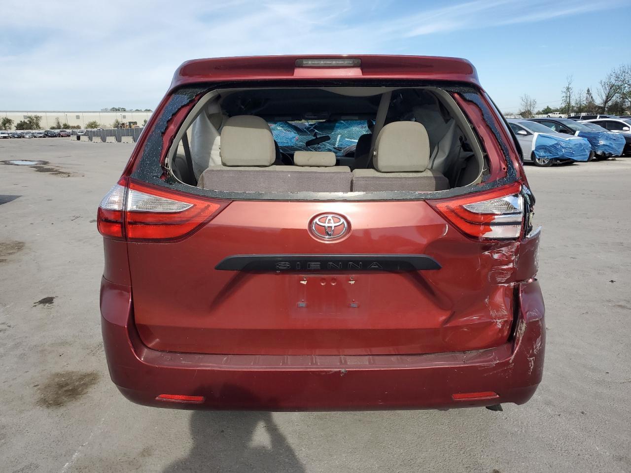 2015 TOYOTA SIENNA - Фото 6