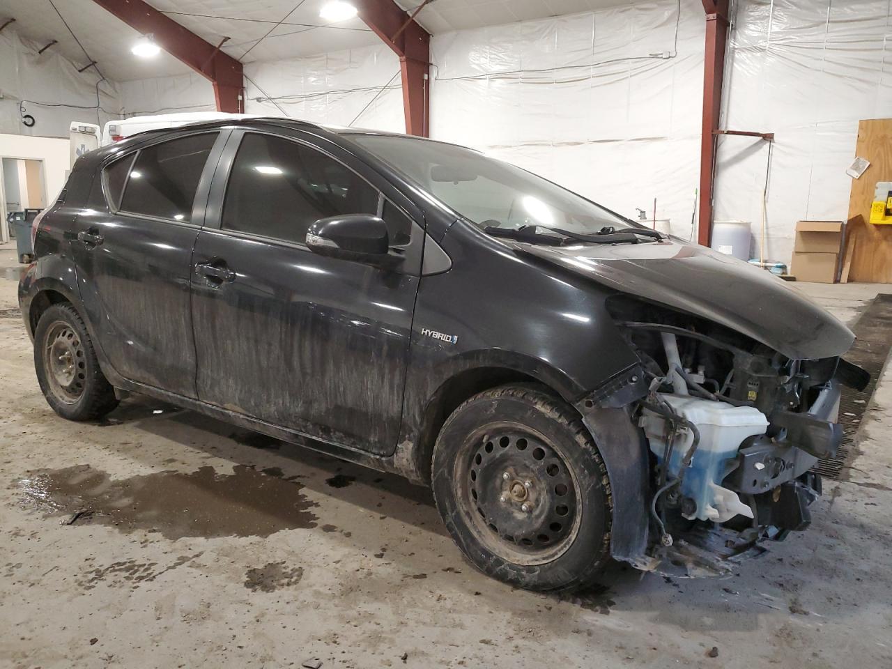 2015 TOYOTA PRIUS C - Фото 4