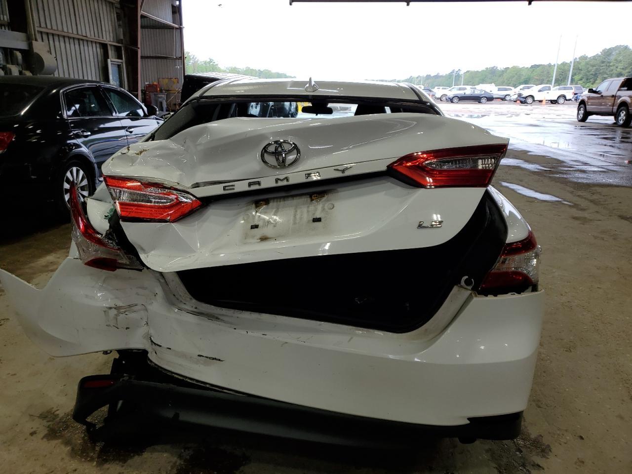 2020 TOYOTA CAMRY LE - Фото 6