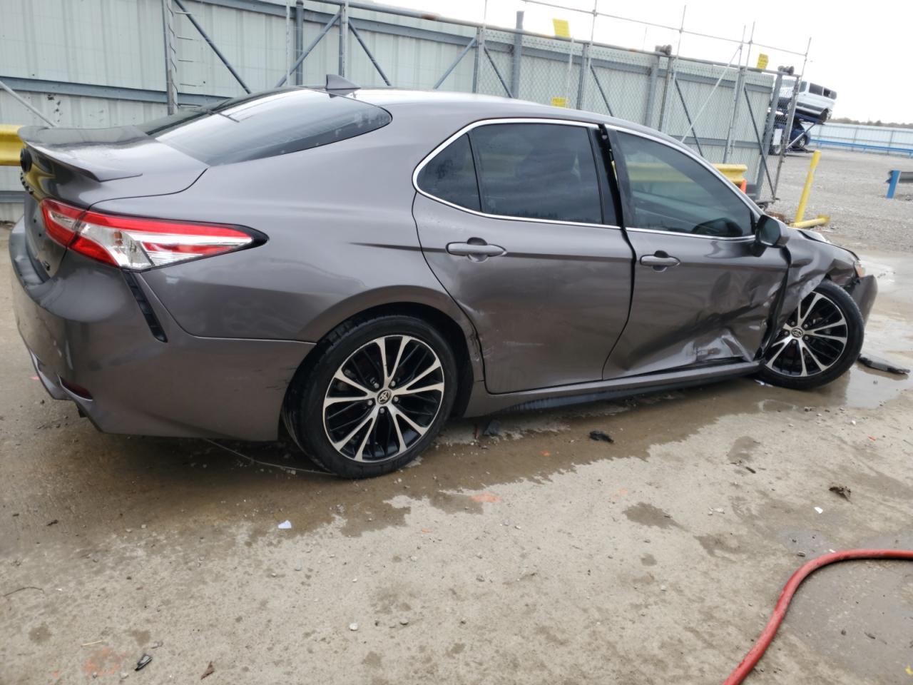 2020 TOYOTA CAMRY SE - Image 3