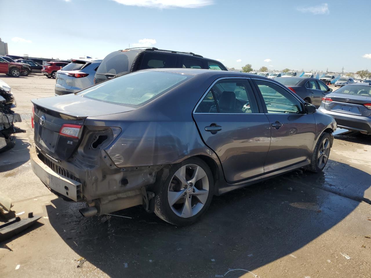 2014 TOYOTA CAMRY L - Фото 3