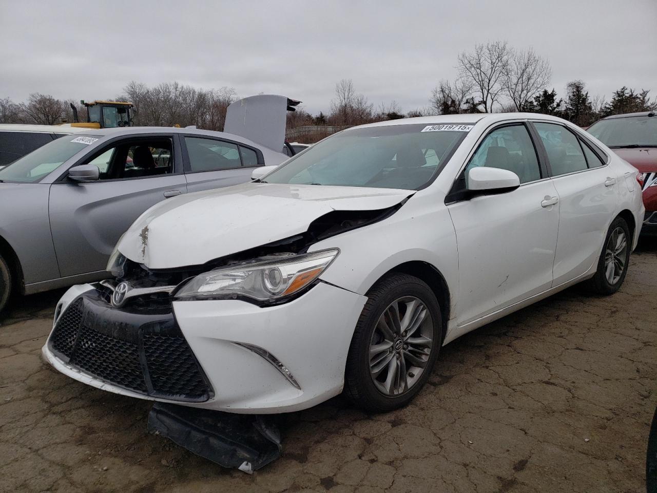 2015 TOYOTA CAMRY LE