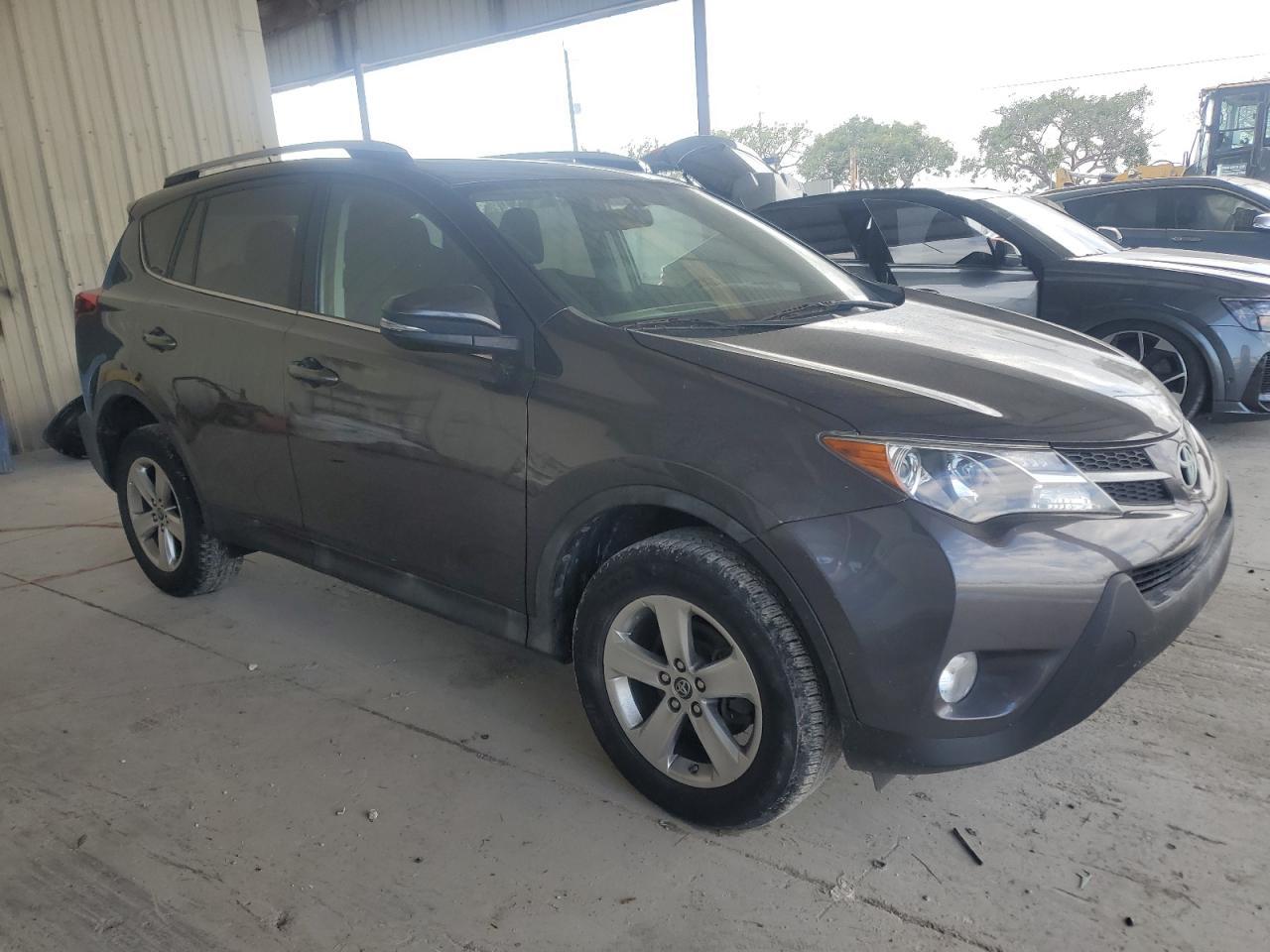 2015 TOYOTA RAV4 XLE - Image 4