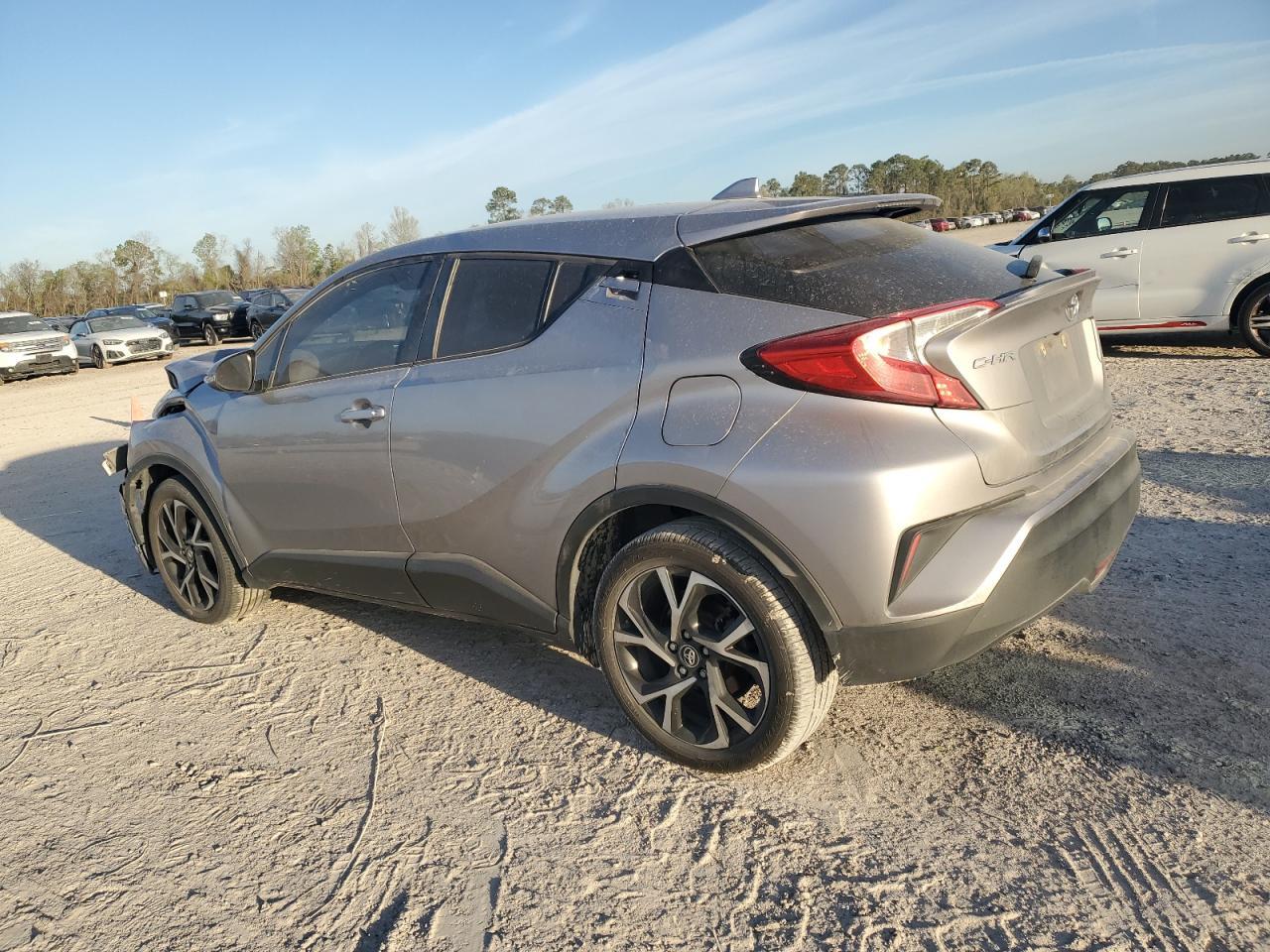 2018 TOYOTA C-HR XLE - Image 2
