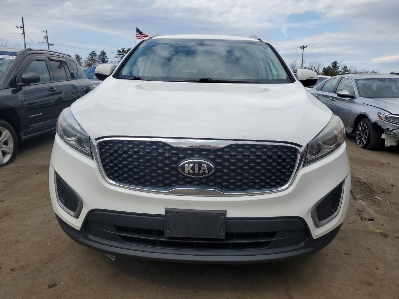 2016 KIA SORENTO LX - Image 5