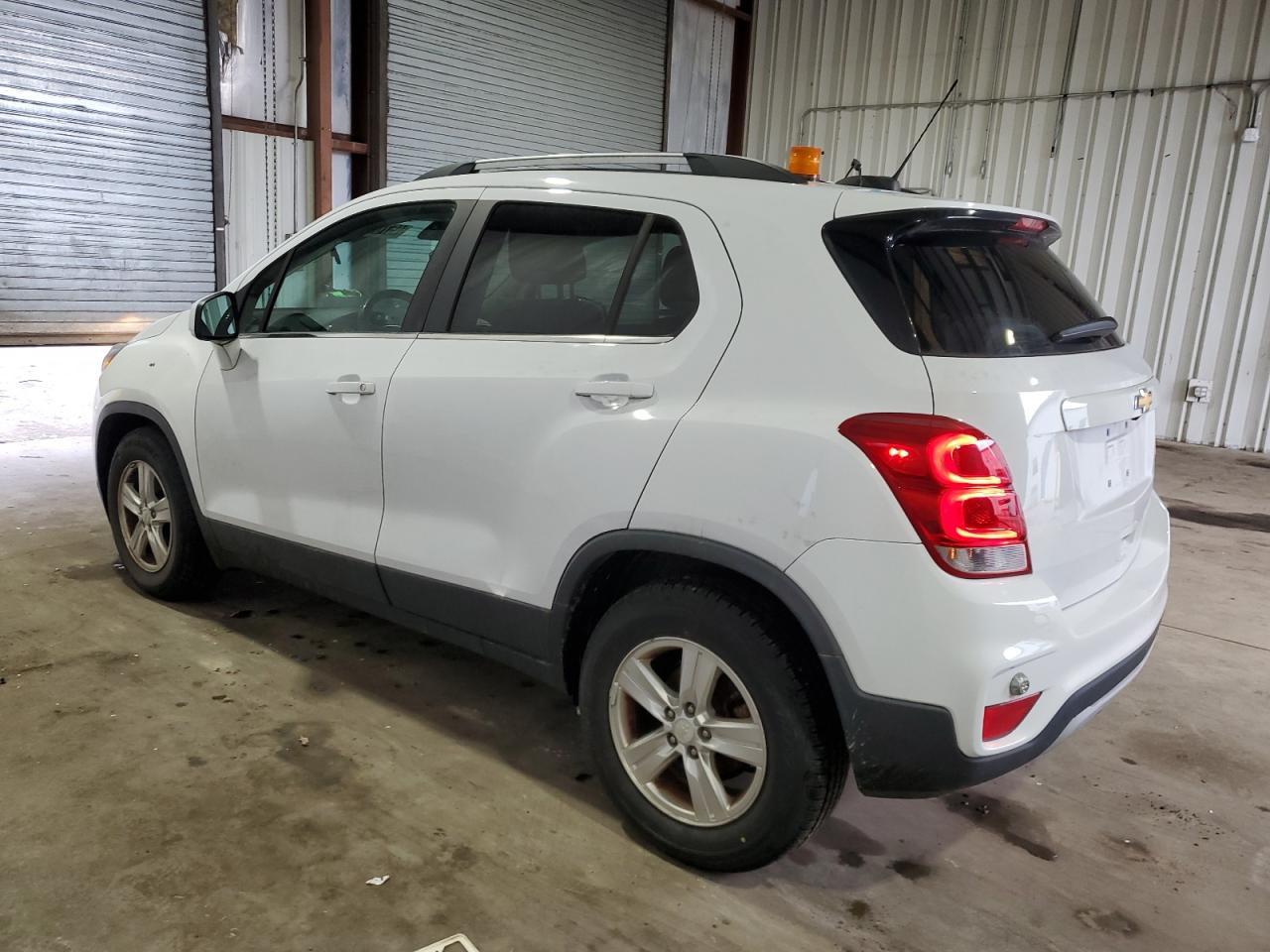 2019 CHEVROLET TRAX 1LT - Фото 2