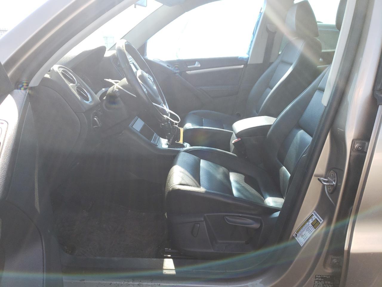 2015 VOLKSWAGEN TIGUAN S - Фото 7