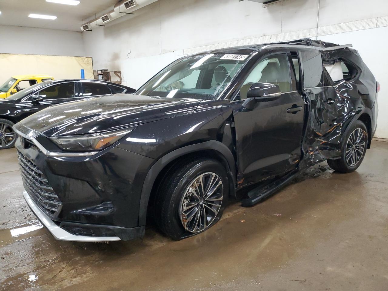 2024 TOYOTA GRAND HIGH