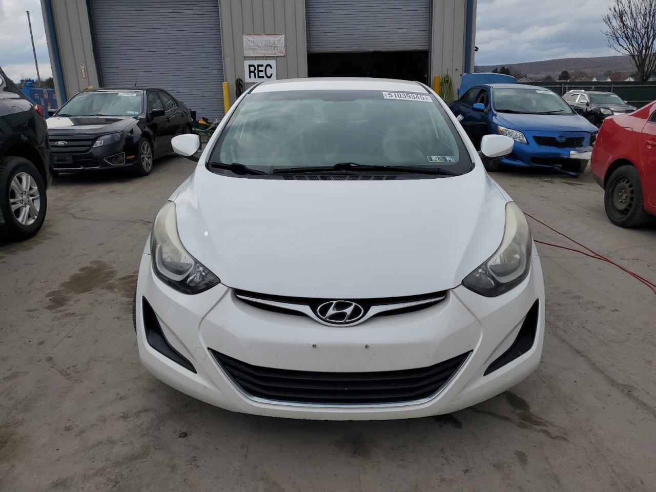 2015 HYUNDAI ELANTRA SE - Image 5