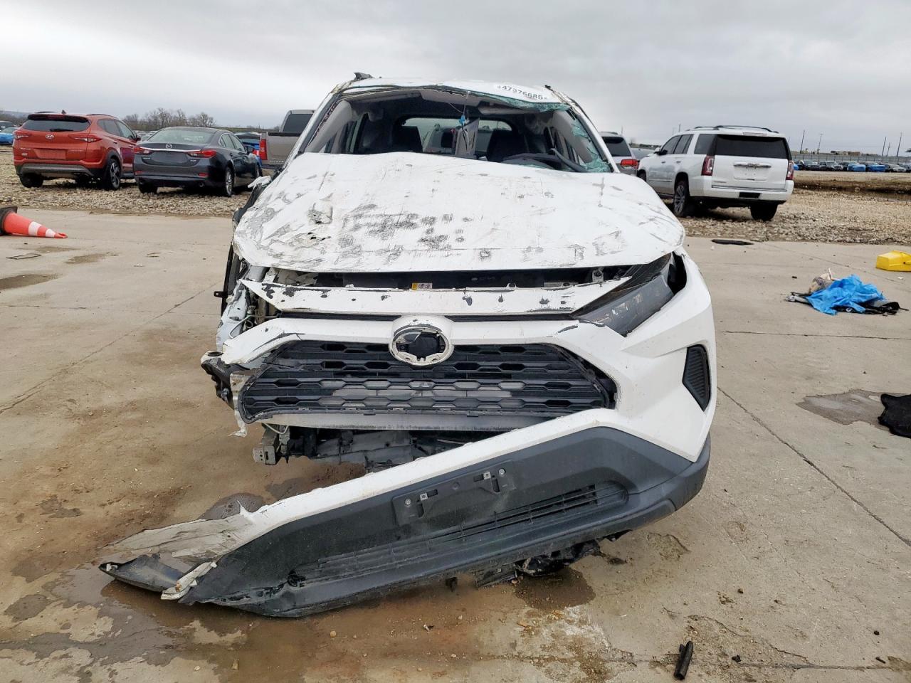 2021 TOYOTA RAV4 LE - Image 5