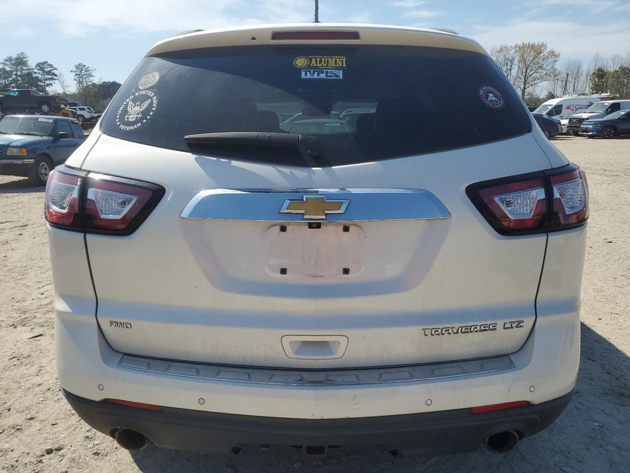 2014 CHEVROLET TRAVERSE L - Image 6