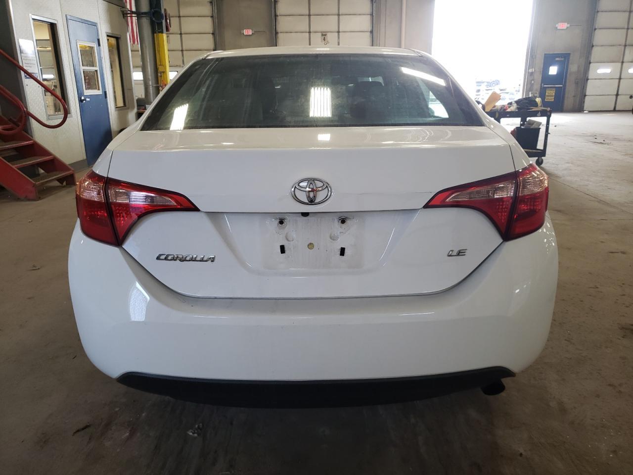 2018 TOYOTA COROLLA L - Фото 6