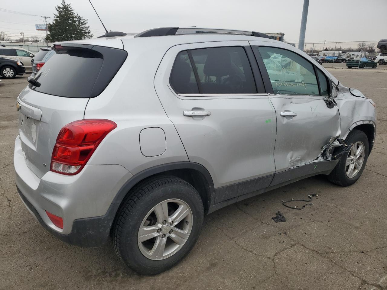 2018 CHEVROLET TRAX 1LT - Image 3