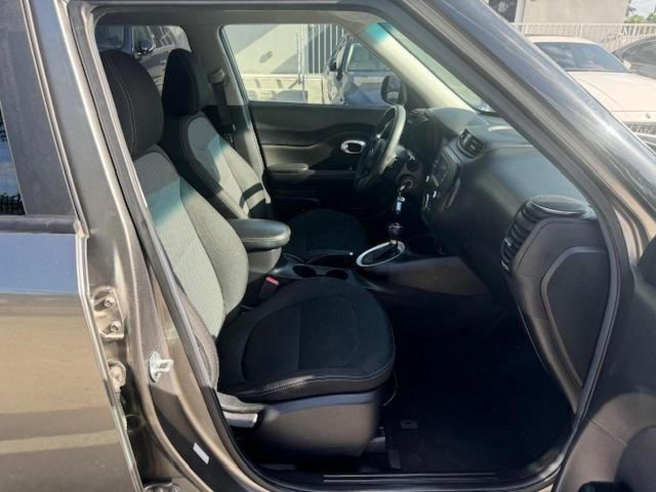 2017 KIA SOUL + - Image 7