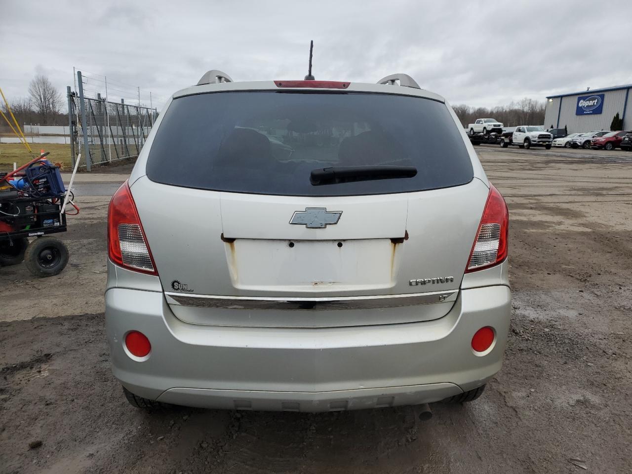 2014 CHEVROLET CAPTIVA LT - Image 6