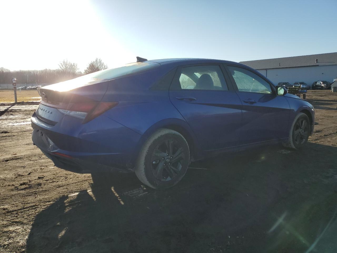 2023 HYUNDAI ELANTRA SE - Image 3